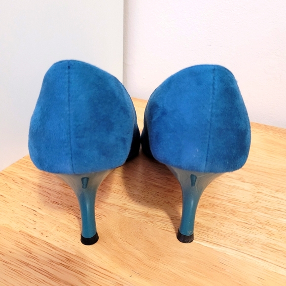 Turquoise Suede Pumps - Picture 4 of 6